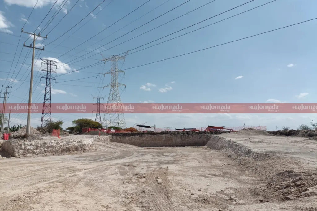 Hallan vestigios arqueológicos en obras del tren México Querétaro en Tula