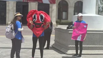 Jornada en Plaza Juárez con mensajes de apoyo