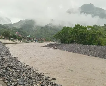Emiten alerta en Huehuetla ante riesgo de lluvias intensas; vigilan 10 localidades