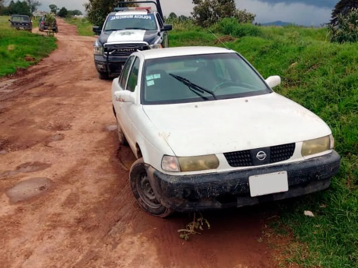 Encuentran a persona sin vida dentro de un auto en Tulancingo