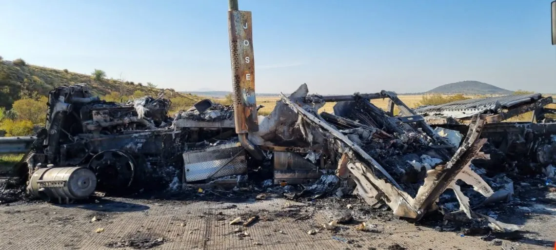 Accidentes colapsan tránsito vehicular en autopista Arco Norte