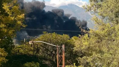 Un incendio en Ixmiquilpan mantiene en alerta a Protección Civil; se registra en el barrio San Nicolás.
