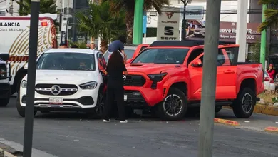 Choque múltiple provoca caos en el bulevar Felipe Ángeles