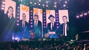 Leppard y Mötley Crüe regresan en el tiempo a miles en el Foro Sol
