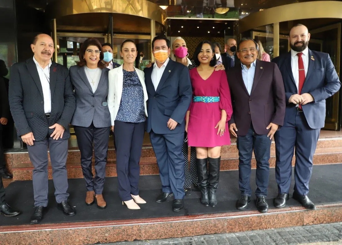 Alcaldesa de Tizayuca presenta TizApp y MercaTiza como parte del gobierno digital