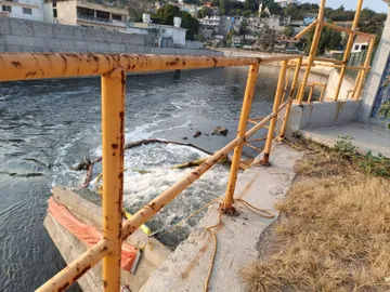 Monitoreo en tiempo real y diálogo con Pemex: así buscan atender las denuncias por contaminación en el Río Tula.