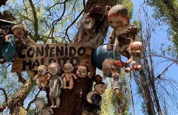 ¡Escápate de Pachuca a la Isla de las Muñecas! El mejor campamento de terror está a solo un par de horas de distancia. ¿Te atreves a dormir ahí?