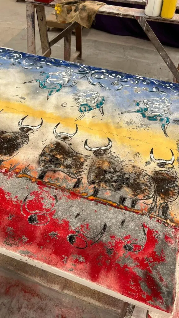 Descubre la obra de Carlos Vivar en su nuevo libro: 30 años de arte autodidacta