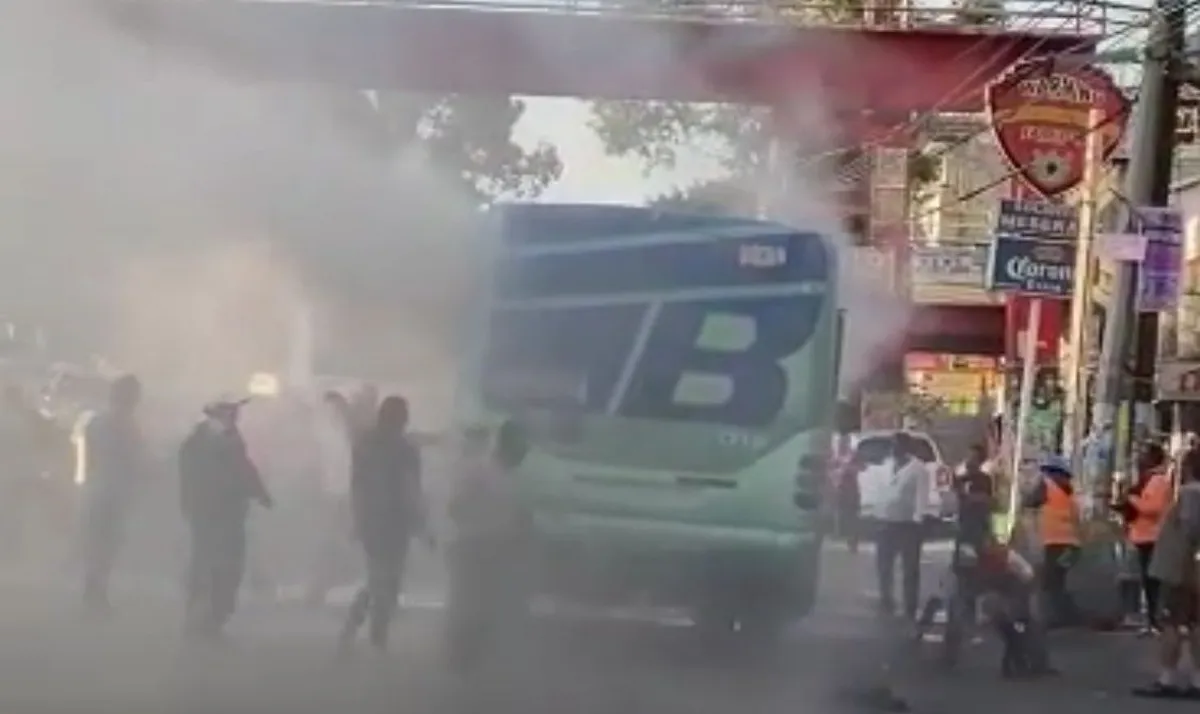 Arroja explosivo dentro de autobús en la México-Pachuca
