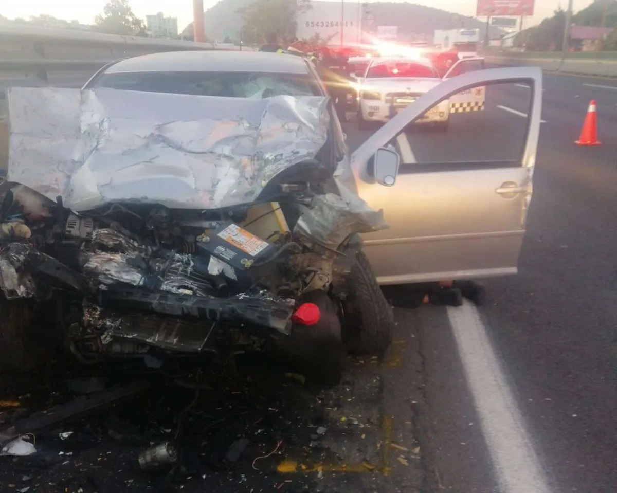 Fallece hombre, tras aparatoso accidente sobre la autopista México-Pachuca