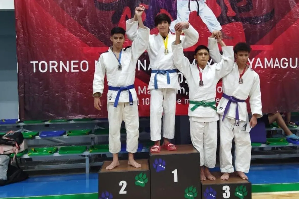 Conquistan judocas hidalguenses 8 medallas en torneo nacional
