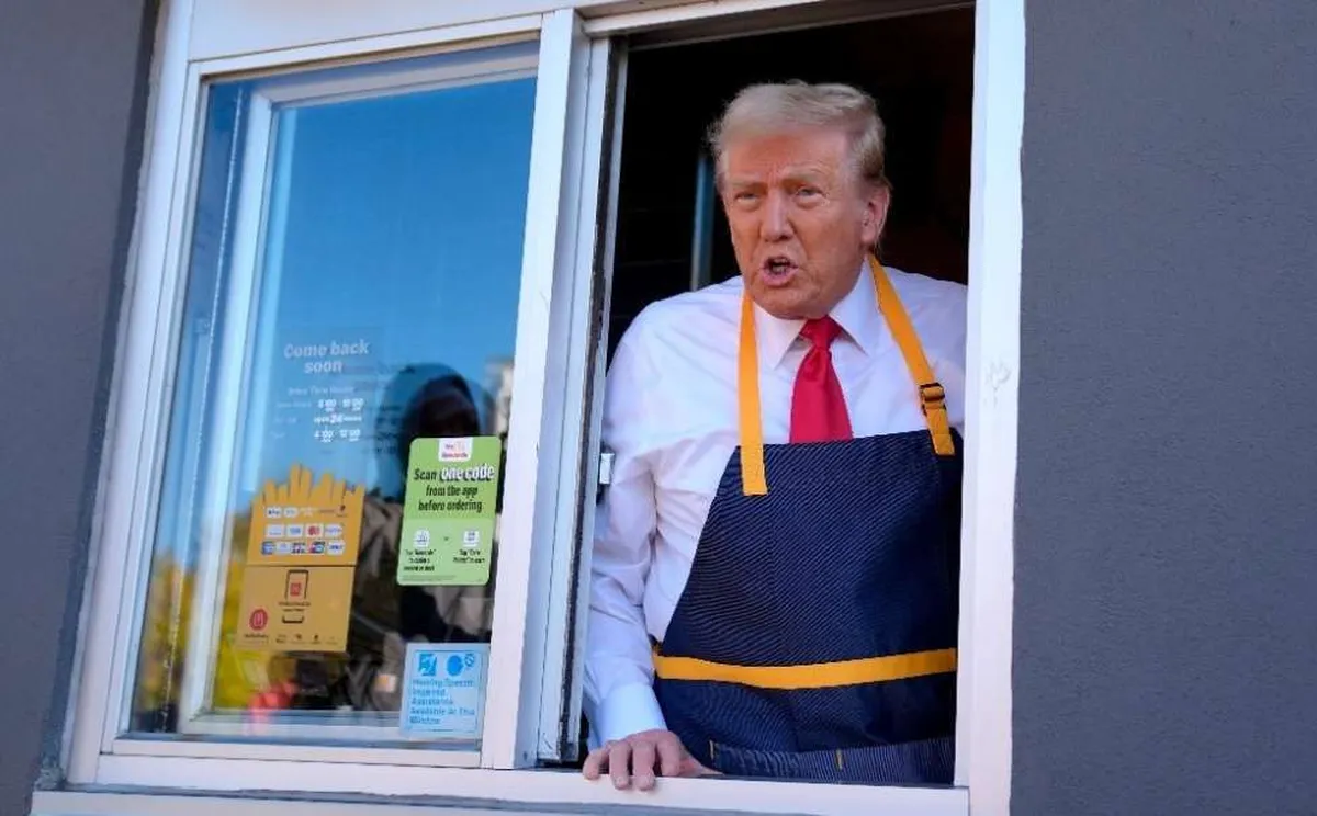 Trump se viste de empleado de McDonald’s para desacreditar a Harris