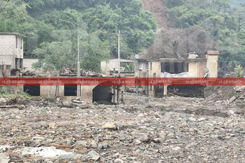 Habilitan refugios temporales en Tianguistengo ante riesgo por lluvias
