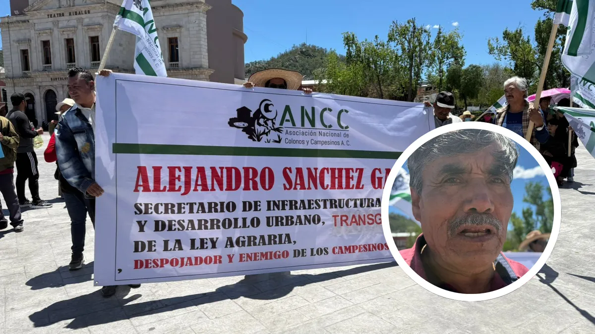 Campesinos de Irolo protestan frente a Palacio de Gobierno en Hidalgo.
