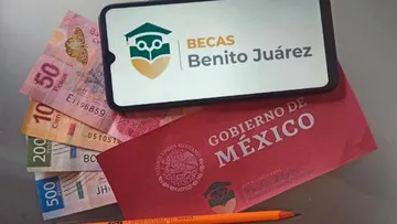 ¿Estudias la prepa abierta? Puedes recibir beca Benito Juárez, te decimos cómo