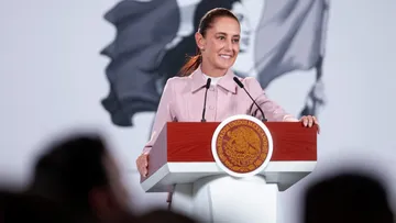 Sheinbaum pidió a Ronald Johnson y Mauricio Kuri cumplir las leyes mexicanas en la cooperación internacional relacionada con la academia policial de Querétaro.