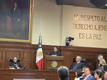 Lenia Batres asume cargo de ministra; “SCJN se ha extralimitado”, dijo