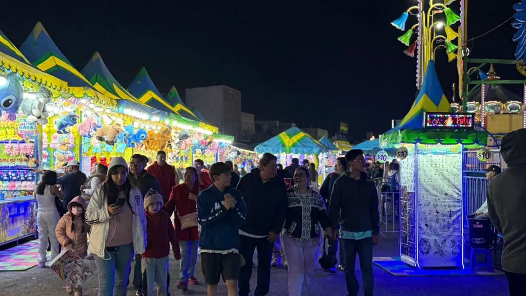 Control de aforo y revisión de juegos mecánicos en la Feria de San Francisco Pachuca