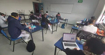 Regresan más escuelas a clases presenciales en Hidalgo, pese a cambio de semáforo amarillo