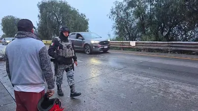 Manifestantes liberan la México-Querétaro a la altura de Tepeji del Río
