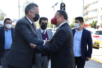 Julio Menchaca integra a Santiago Nieto en equipo de transición