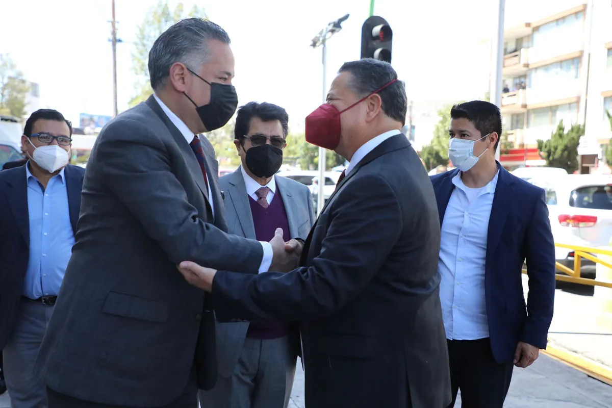 Julio Menchaca integra a Santiago Nieto en equipo de transición