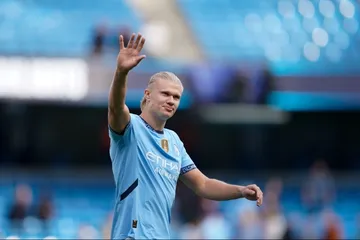 Erling Haaland firma lucrativo contrato con Man City hasta 2034