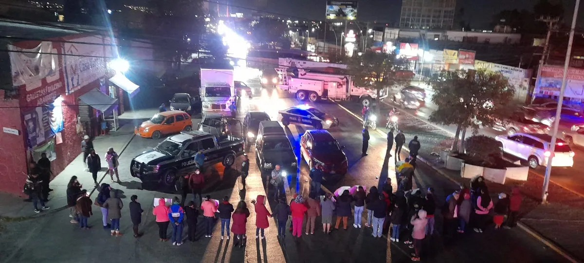 Vecinos de El Palmar cierran Colosio por falta de agua; carencia es desde un año atrás