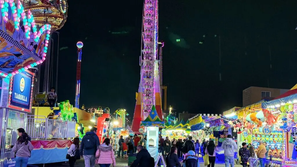 Control de aforo y revisión de juegos mecánicos en la Feria de San Francisco Pachuca