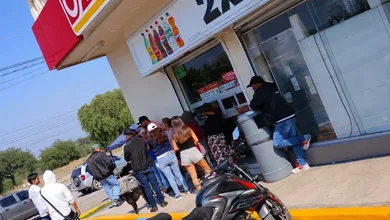La protesta en una tienda de conveniencia en El Arenal movilizó a policías este domingo, aunque todo terminó sin incidentes