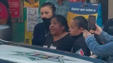 Comerciante encierra a presunta extorsionadora en una barbería de Ajacuba y termina detenida