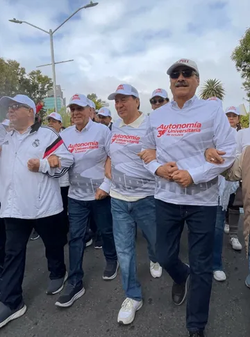 Gerardo Sosa encabeza marcha de la UAEH: toman las calles de Pachuca por la autonomía