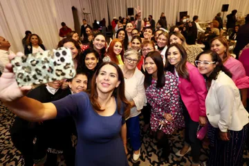 Carolina Viggiano firma compromisos con mujeres empresarias de Hidalgo