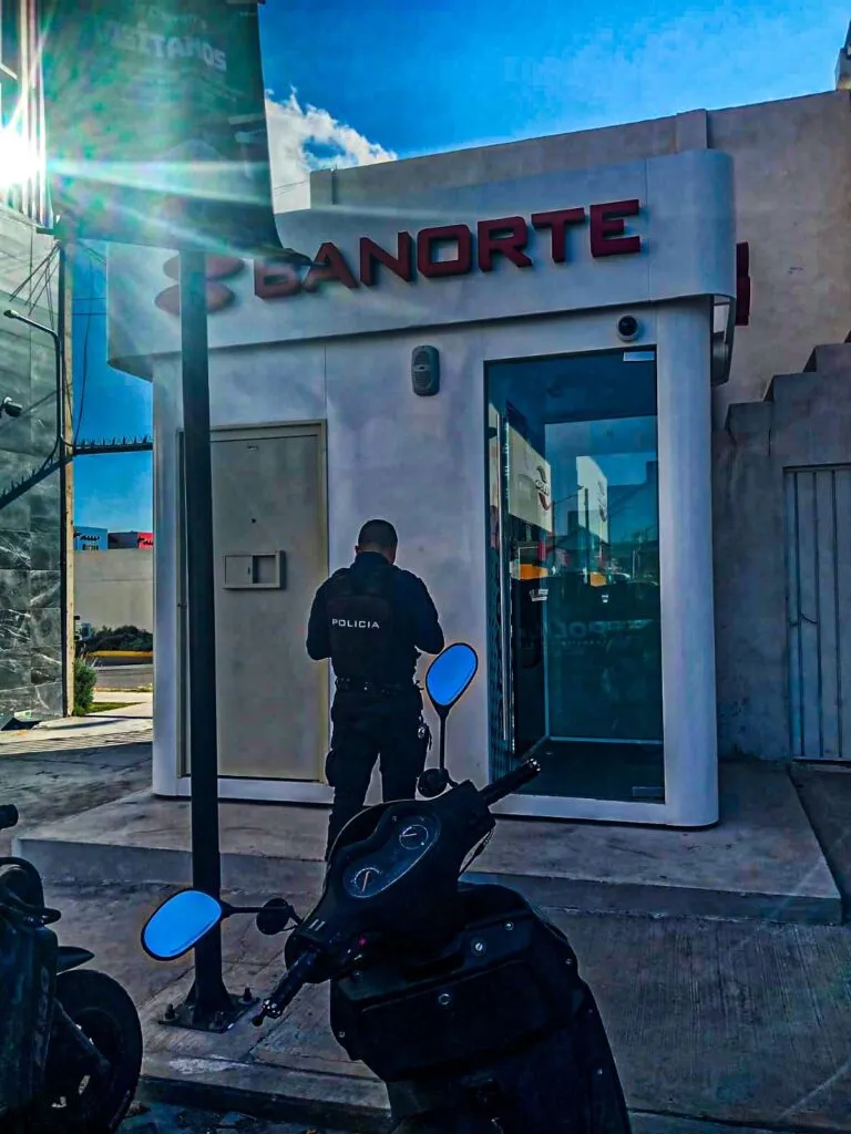 Detectan trampa y recuperan efectivo en cajero de Mineral de la Reforma