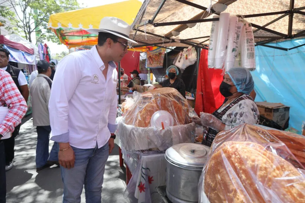 Plaza Juárez se prepara para la noche del Grito