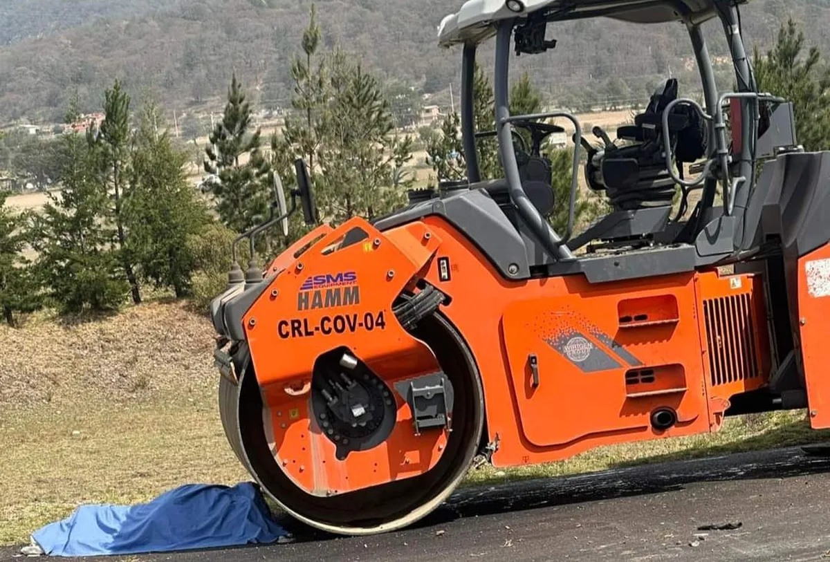 Choque en la carretera Pachuca-Tulancingo: operador de aplanadora pierde la vida