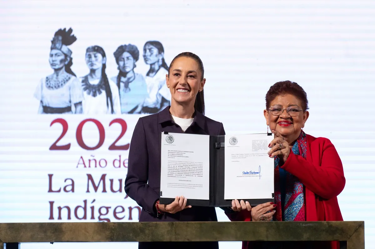 Firma Sheinbaum iniciativas de reforma para combatir desaparición