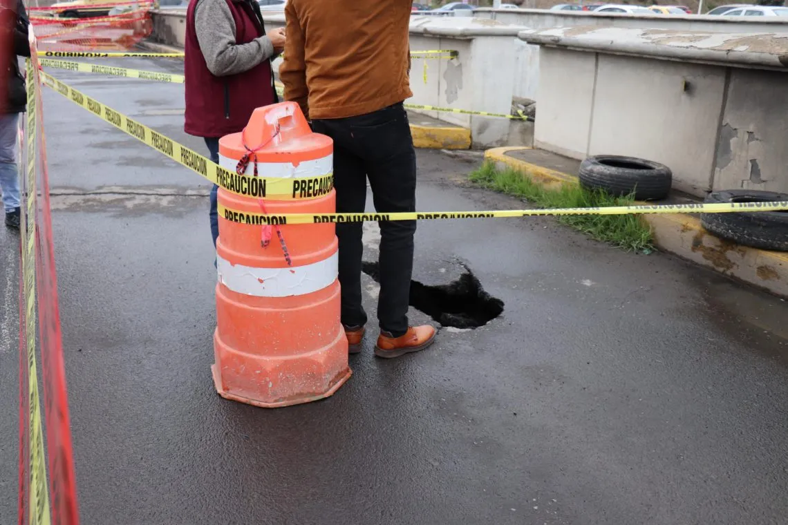 Pachuca: se abre socavón en Río de las Avenidas