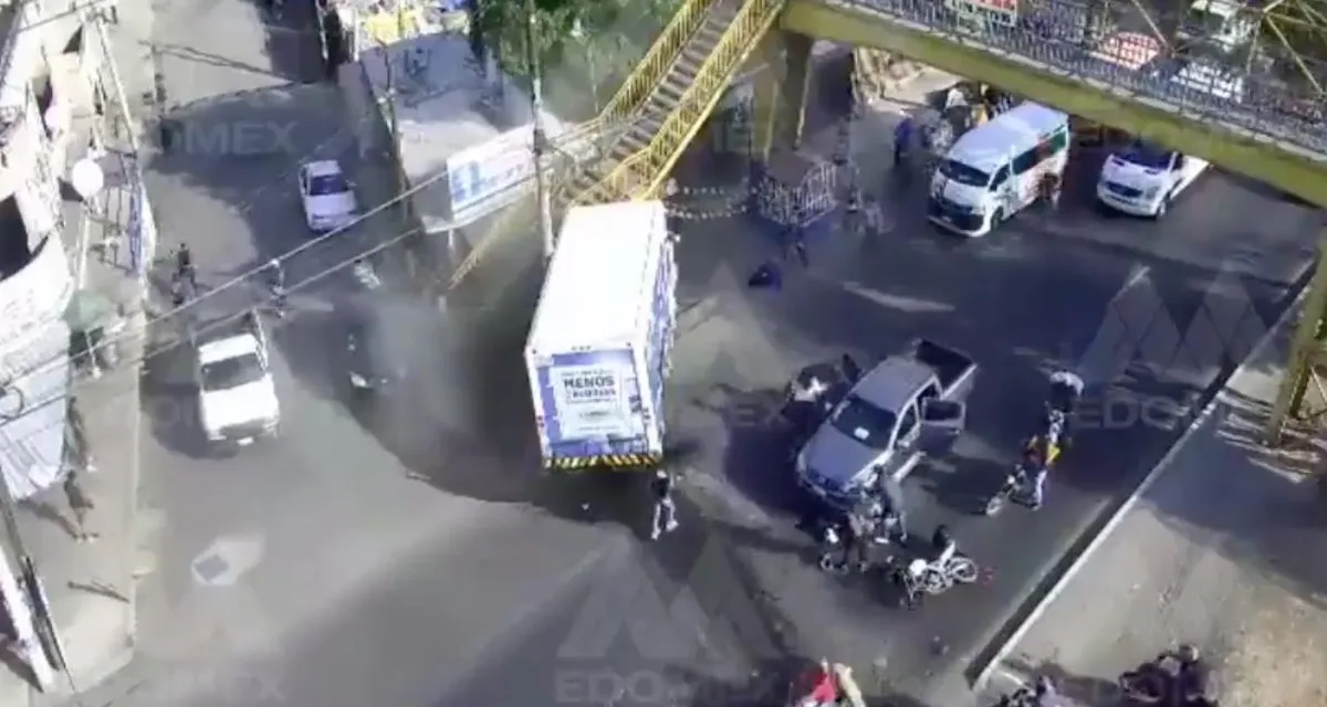 Camión arrolla a motociclista en la México-Texcoco
