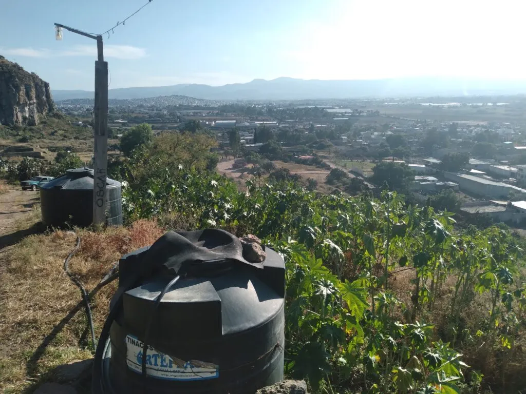 Vecinos de Chichimecatl en Huapalcalco piden acceder a los servicios básicos tras 28 años de espera
