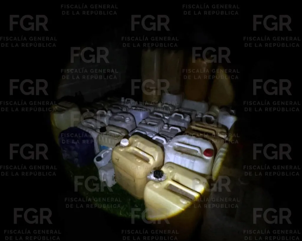 FGR asegura 7 mil 600 litros de huachicol durante cateos en Tlahuelilpan