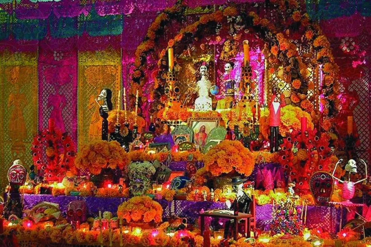 ¿Cómo se poner un altar de muertos?