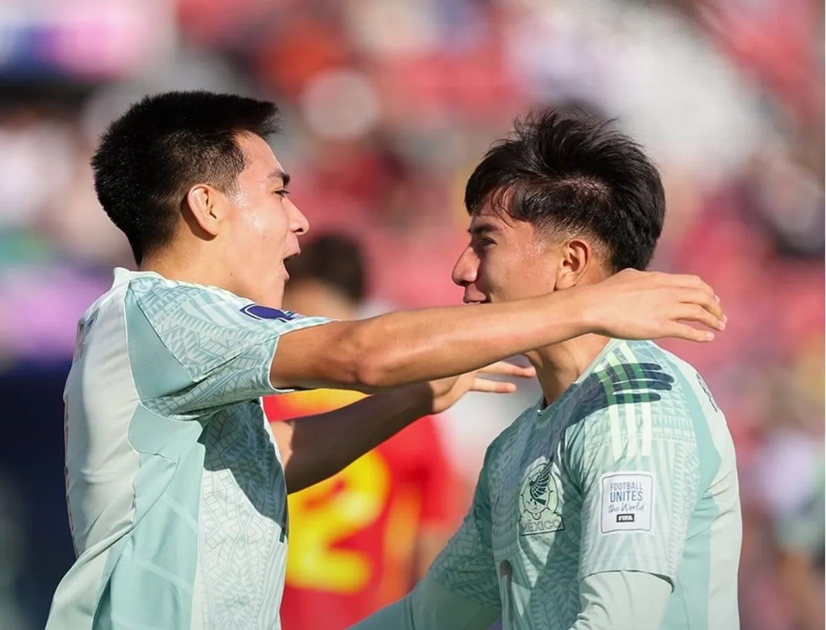 Gilberto Mora celebra uno de sus goles contra España en el Mundial Sub 20