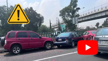 Tres vehículos estuvieron involucrados en una carambola que provocó severo congestionamiento en la autopista México-Pachuca.