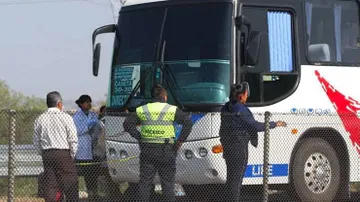 Asaltan autobús de pasajeros sobre la autopista México-Pachuca, en Tizayuca