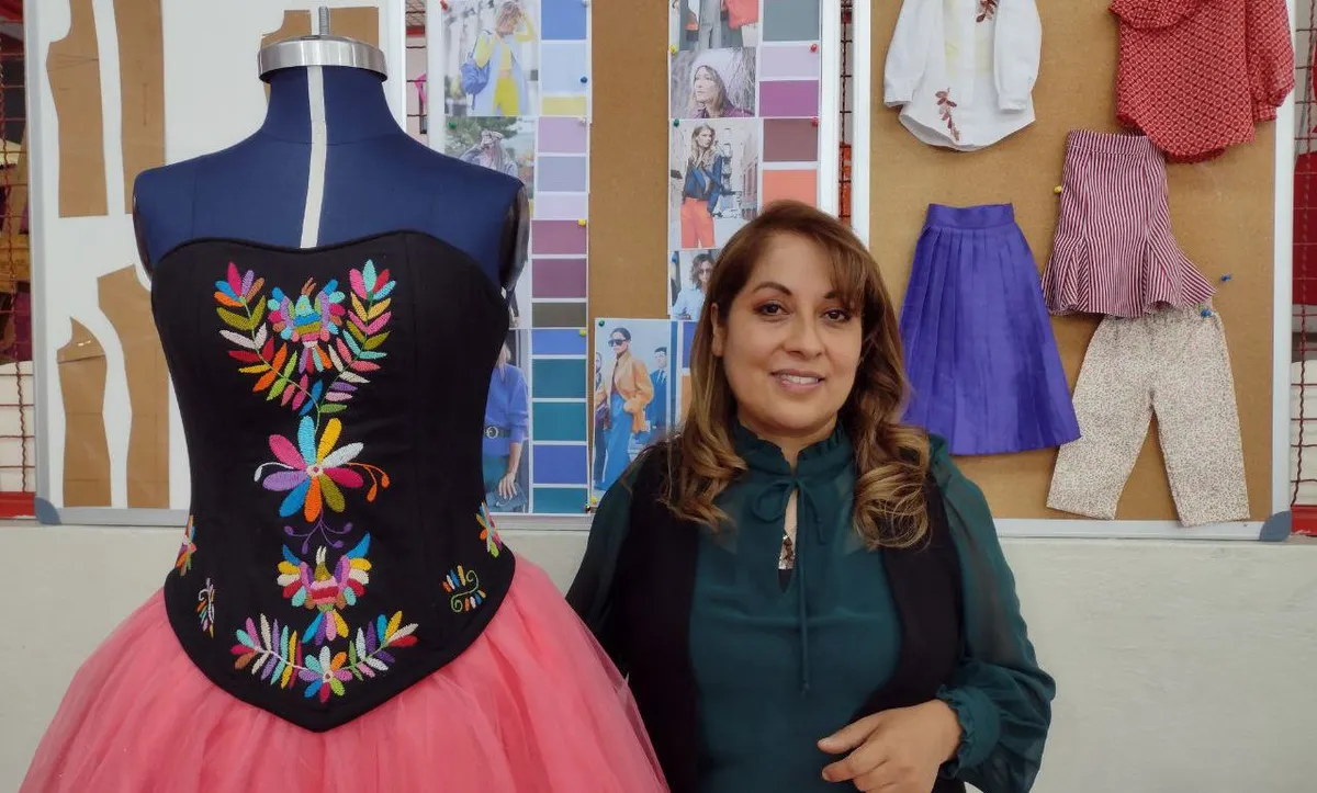 Guadalupe Miranda vive entre telas, hilos y diseños únicos