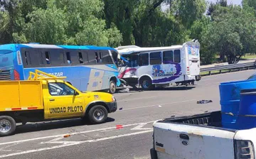 Autopista México-Pachuca: fuerte accidente de autobuses deja al menos 15 lesionados | VIDEO