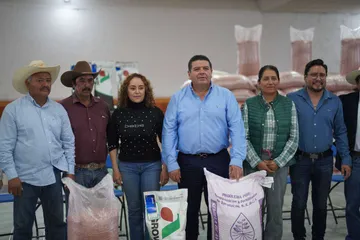 Entregan programa “Produciendo contigo semilla de avena, cebada y maíz 2024” en Mineral de la Reforma