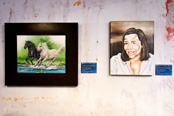 Exposición artística en el antiguo centro de detención rehabilitado en Tizayuca.
