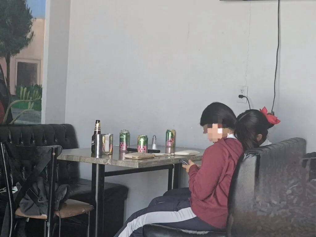 Tlahuelilpan: ¡’Queman’ a restaurante por vender alcohol a menores de edad!